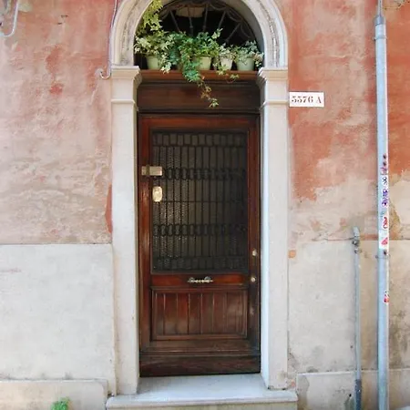 Ca'isidoro 3* Veneza